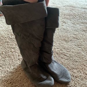 Grey boots